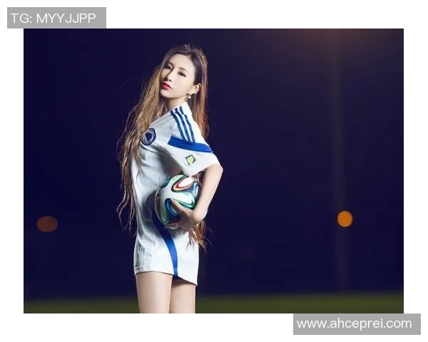 足球明星们的宝贝们如何在绿茵场外绽放光彩与魅力